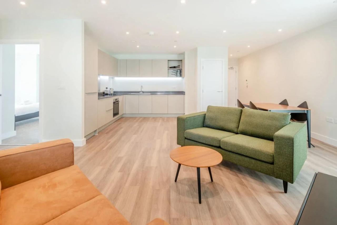 Modern Apartments In Brentford 2 Minutes Walk From Kew Bridge Exterior foto