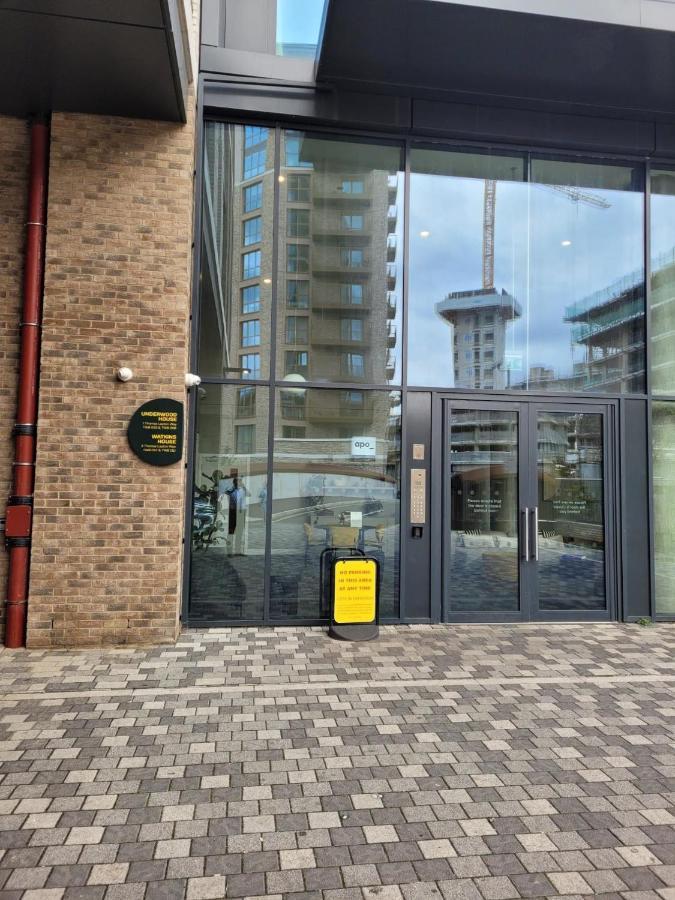 Modern Apartments In Brentford 2 Minutes Walk From Kew Bridge Exterior foto